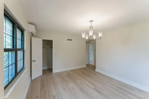 2 Foxwood Road Kings Point NY 11024