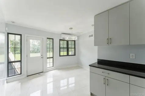 2 Foxwood Road Kings Point NY 11024