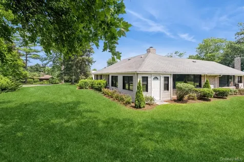 2 Foxwood Road Kings Point NY 11024