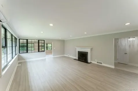 2 Foxwood Road Kings Point NY 11024