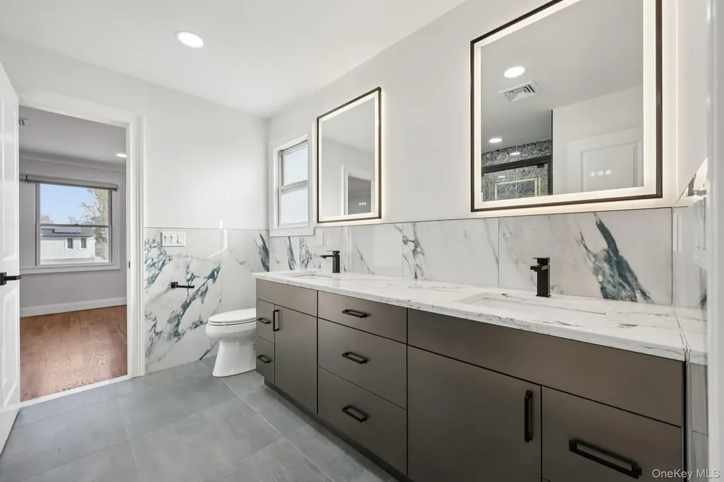129 Tardy Lane S Wantagh NY 11793