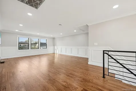 129 Tardy Lane S Wantagh NY 11793