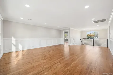 129 Tardy Lane S Wantagh NY 11793