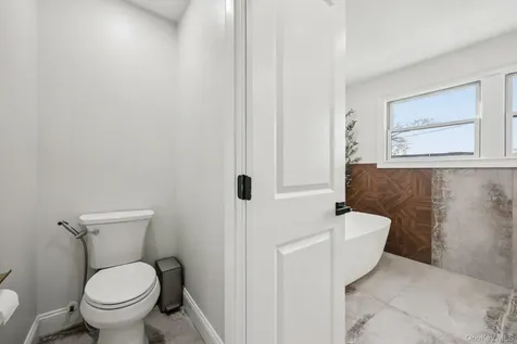 129 Tardy Lane S Wantagh NY 11793