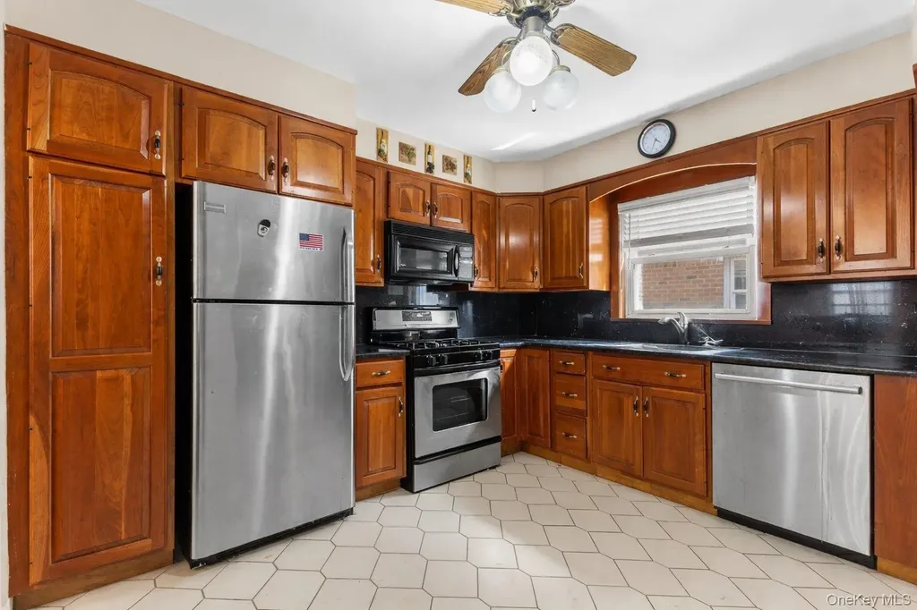 95-21 150th Road Ozone Park NY 11417