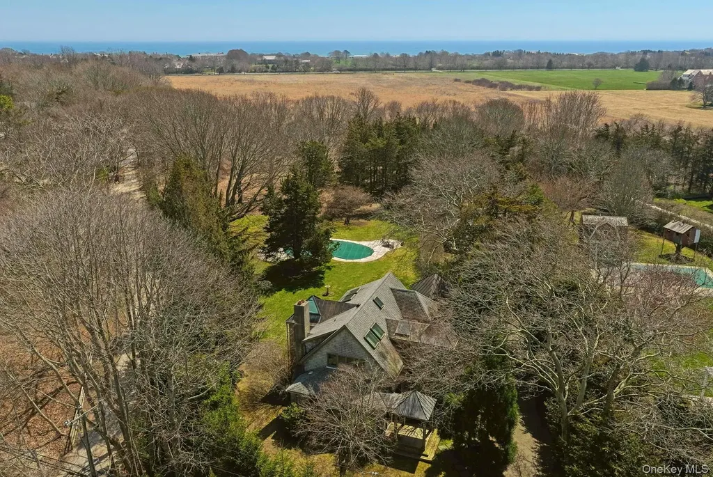 60 Skimhampton Road East Hampton NY 11937