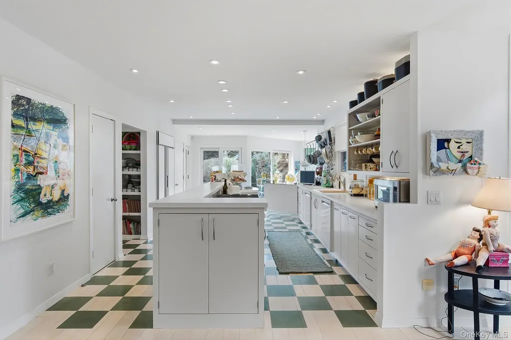 60 Skimhampton Road East Hampton NY 11937