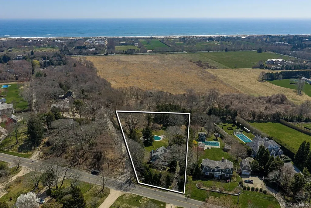 60 Skimhampton Road East Hampton NY 11937
