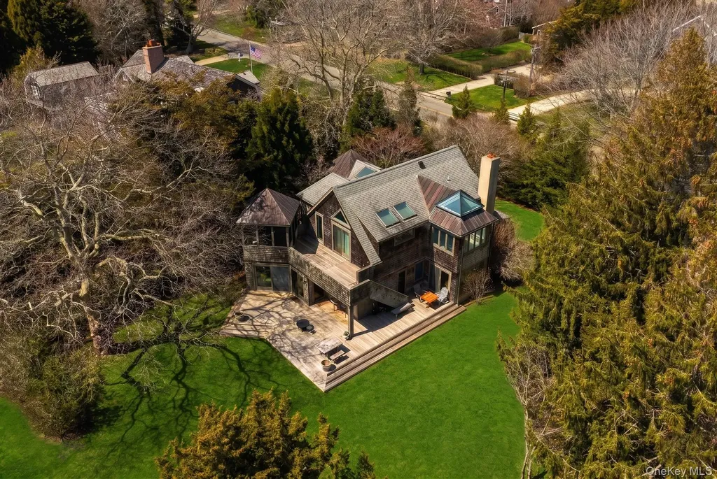 60 Skimhampton Road East Hampton NY 11937
