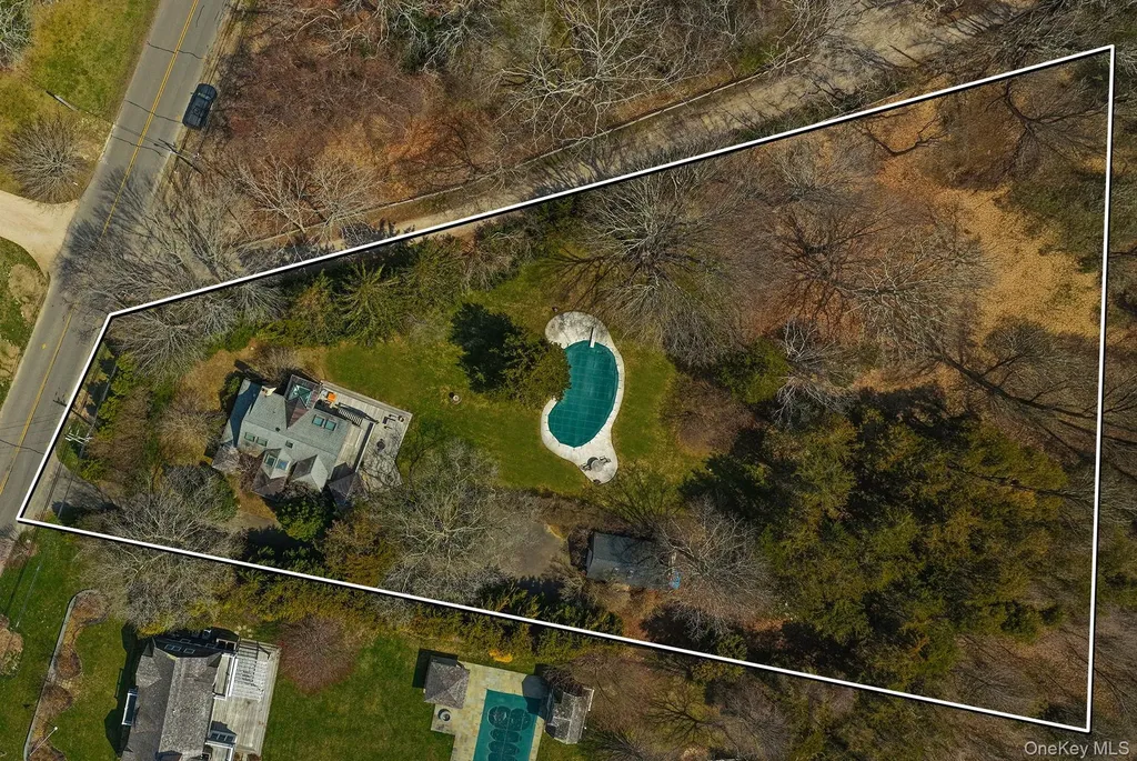 60 Skimhampton Road East Hampton NY 11937
