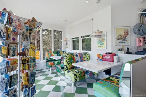 60 Skimhampton Road East Hampton NY 11937
