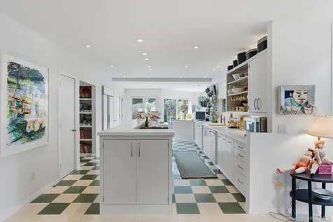 60 Skimhampton Road East Hampton NY 11937