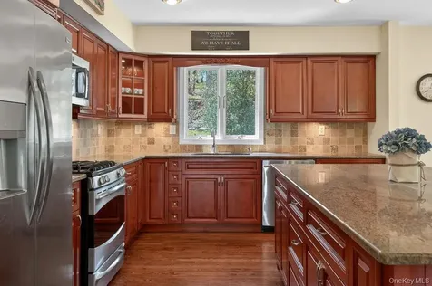 461 Stratton Road New Rochelle NY 10804
