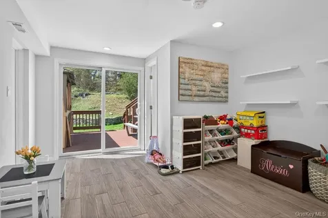 461 Stratton Road New Rochelle NY 10804