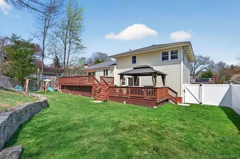 461 Stratton Road New Rochelle NY 10804