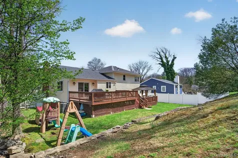 461 Stratton Road New Rochelle NY 10804