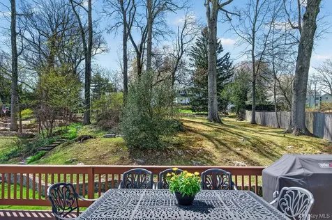 461 Stratton Road New Rochelle NY 10804