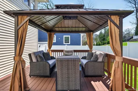 461 Stratton Road New Rochelle NY 10804