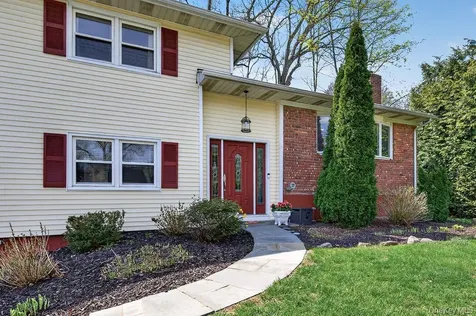 461 Stratton Road New Rochelle NY 10804