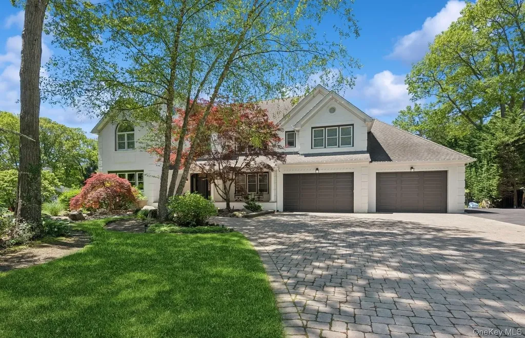 10 Colonial Drive Smithtown NY 11787