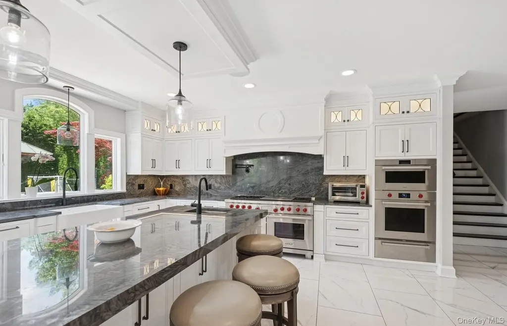 10 Colonial Drive Smithtown NY 11787