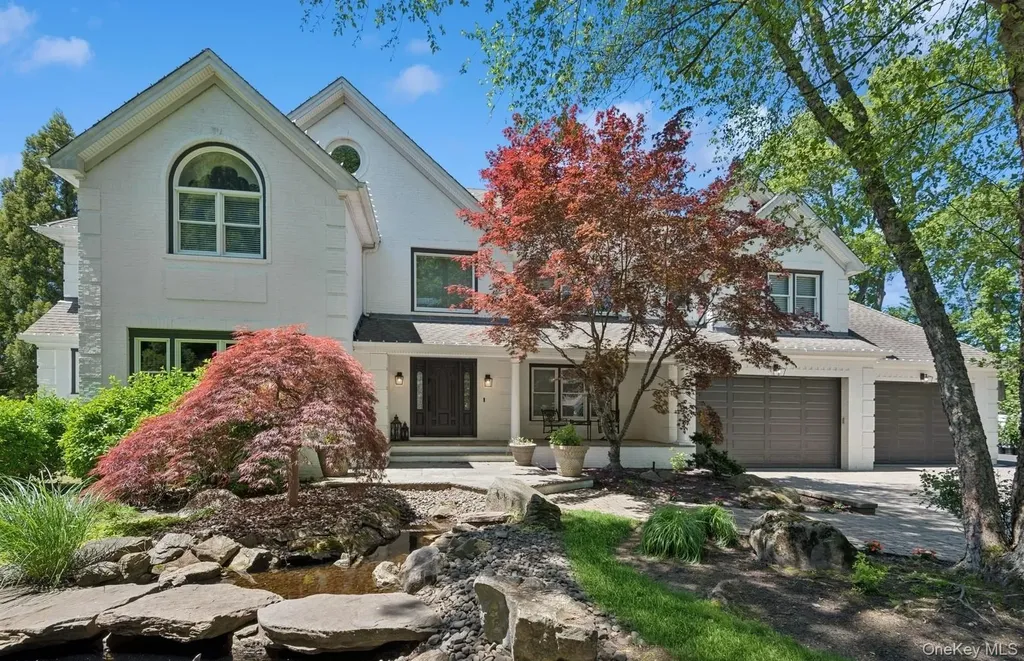 10 Colonial Drive Smithtown NY 11787