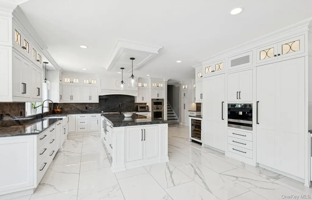 10 Colonial Drive Smithtown NY 11787