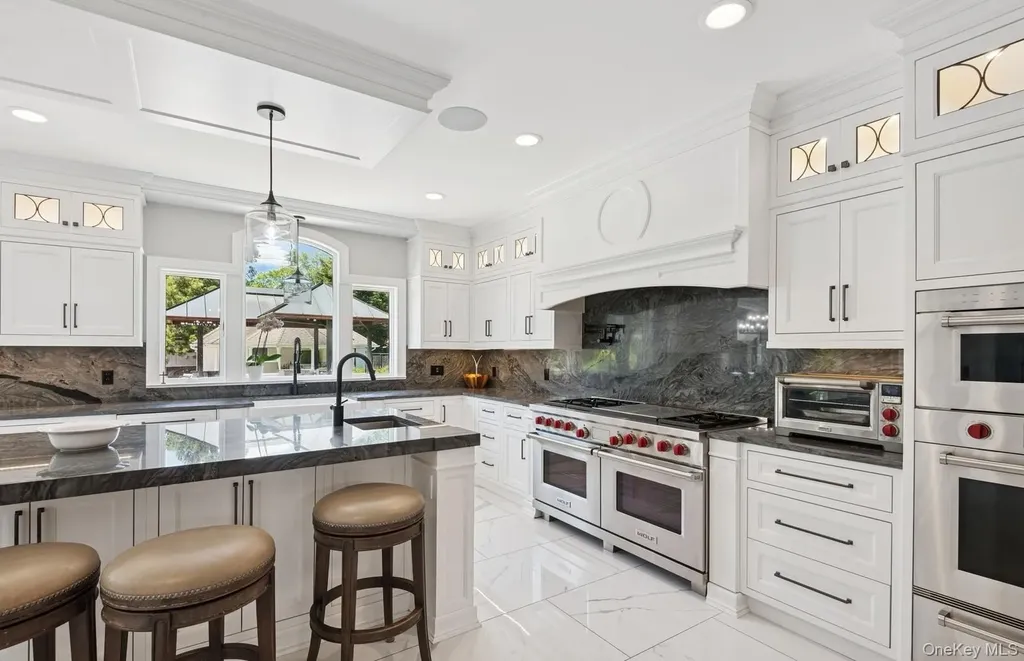 10 Colonial Drive Smithtown NY 11787