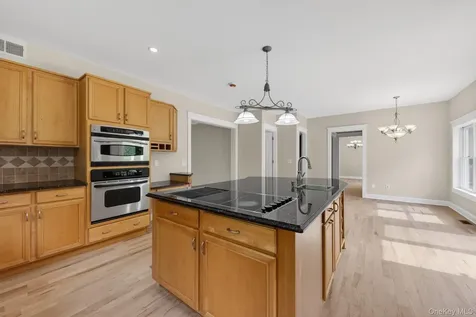 27 Cedar Drive Putnam Valley NY 10579