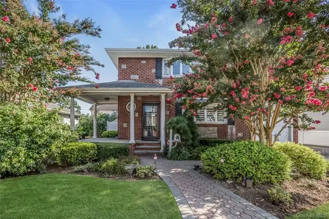 45 Concord Street Lynbrook NY 11563