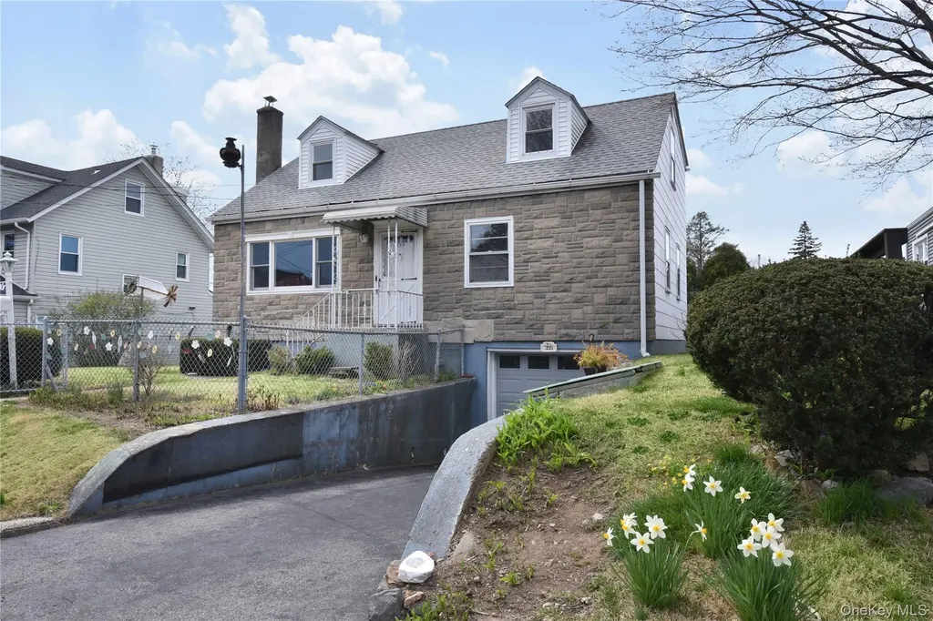 355 Upland Avenue Yonkers NY 10703