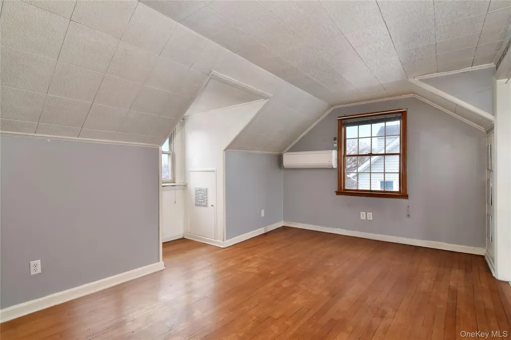 355 Upland Avenue Yonkers NY 10703
