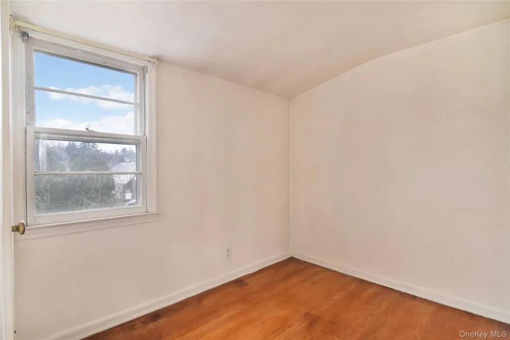 355 Upland Avenue Yonkers NY 10703