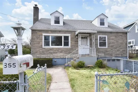 355 Upland Avenue Yonkers NY 10703