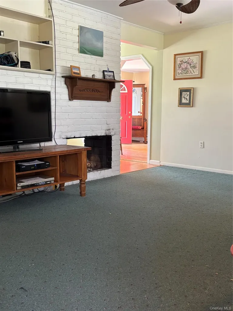 2 Dwarf Lane Wantagh NY 11793