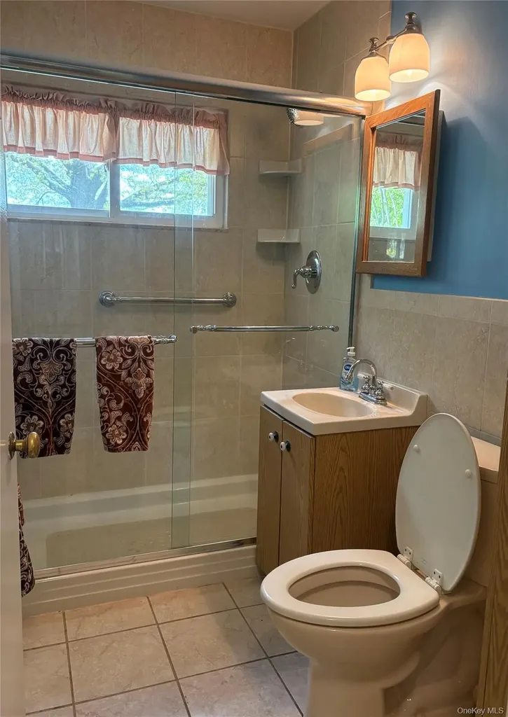 2 Dwarf Lane Wantagh NY 11793