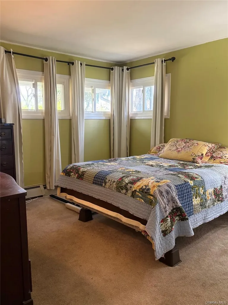 2 Dwarf Lane Wantagh NY 11793
