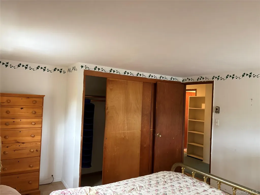 2 Dwarf Lane Wantagh NY 11793