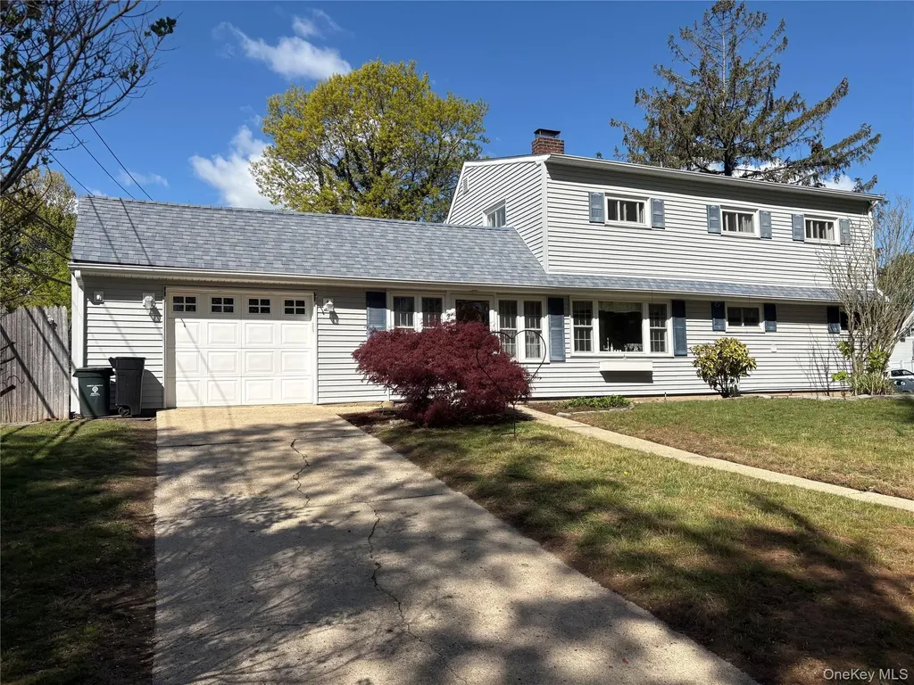 2 Dwarf Lane Wantagh NY 11793