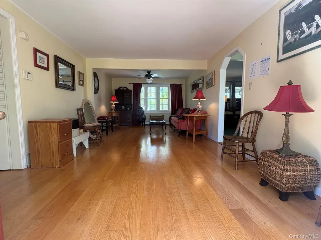 2 Dwarf Lane Wantagh NY 11793