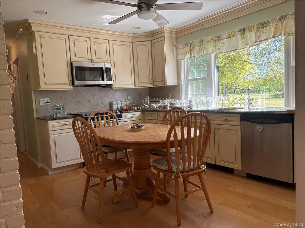 2 Dwarf Lane Wantagh NY 11793