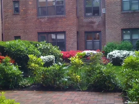 2 Town House Place Great Neck Plaza NY 11021