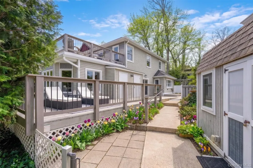 32 Crescent Drive Huntington NY 11743