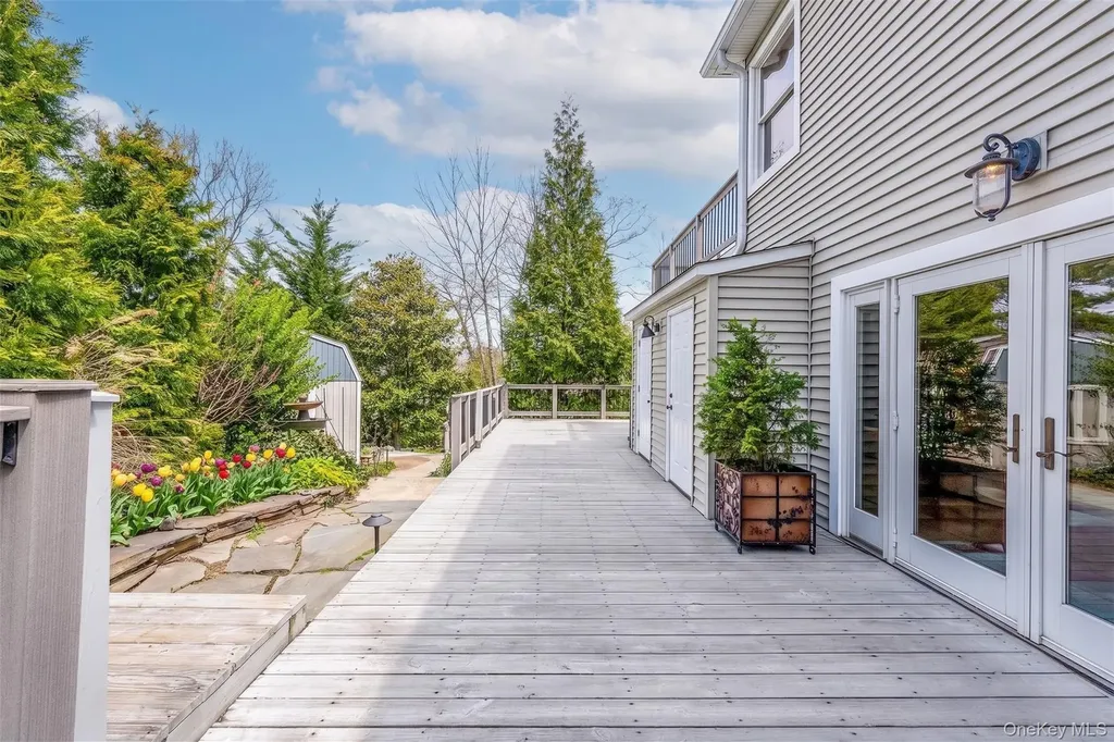 32 Crescent Drive Huntington NY 11743