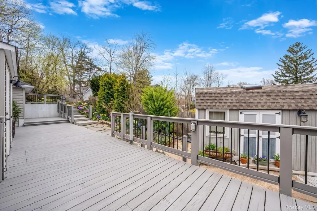 32 Crescent Drive Huntington NY 11743