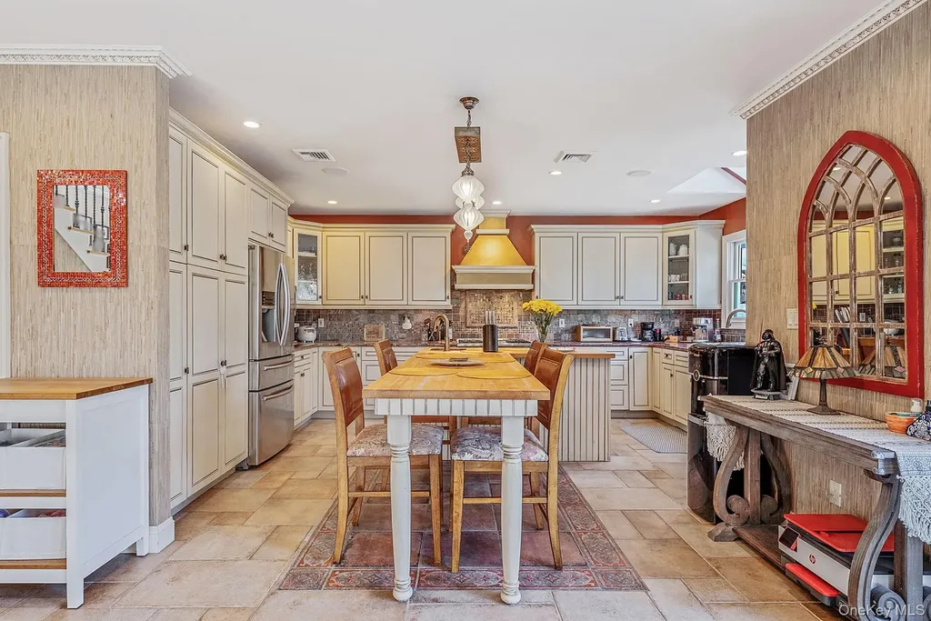 32 Crescent Drive Huntington NY 11743