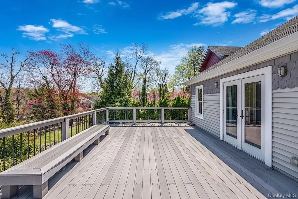 32 Crescent Drive Huntington NY 11743