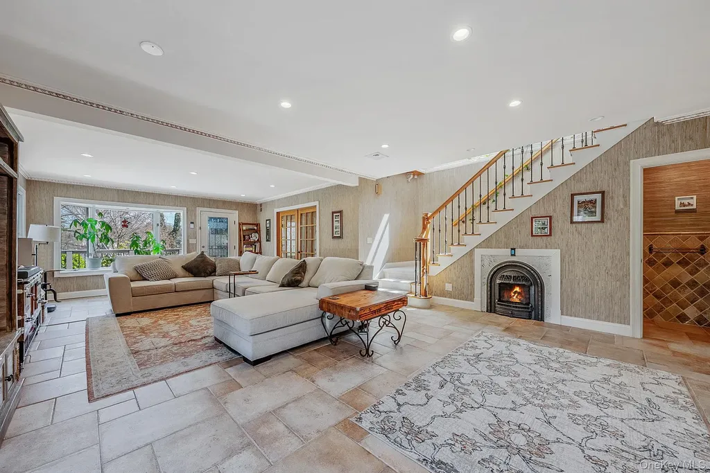 32 Crescent Drive Huntington NY 11743