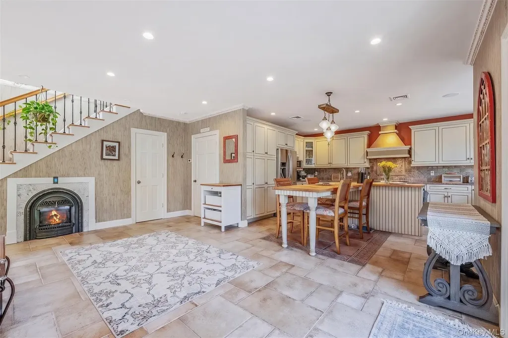 32 Crescent Drive Huntington NY 11743