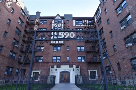 590 E 3rd Street Mount Vernon NY 10553